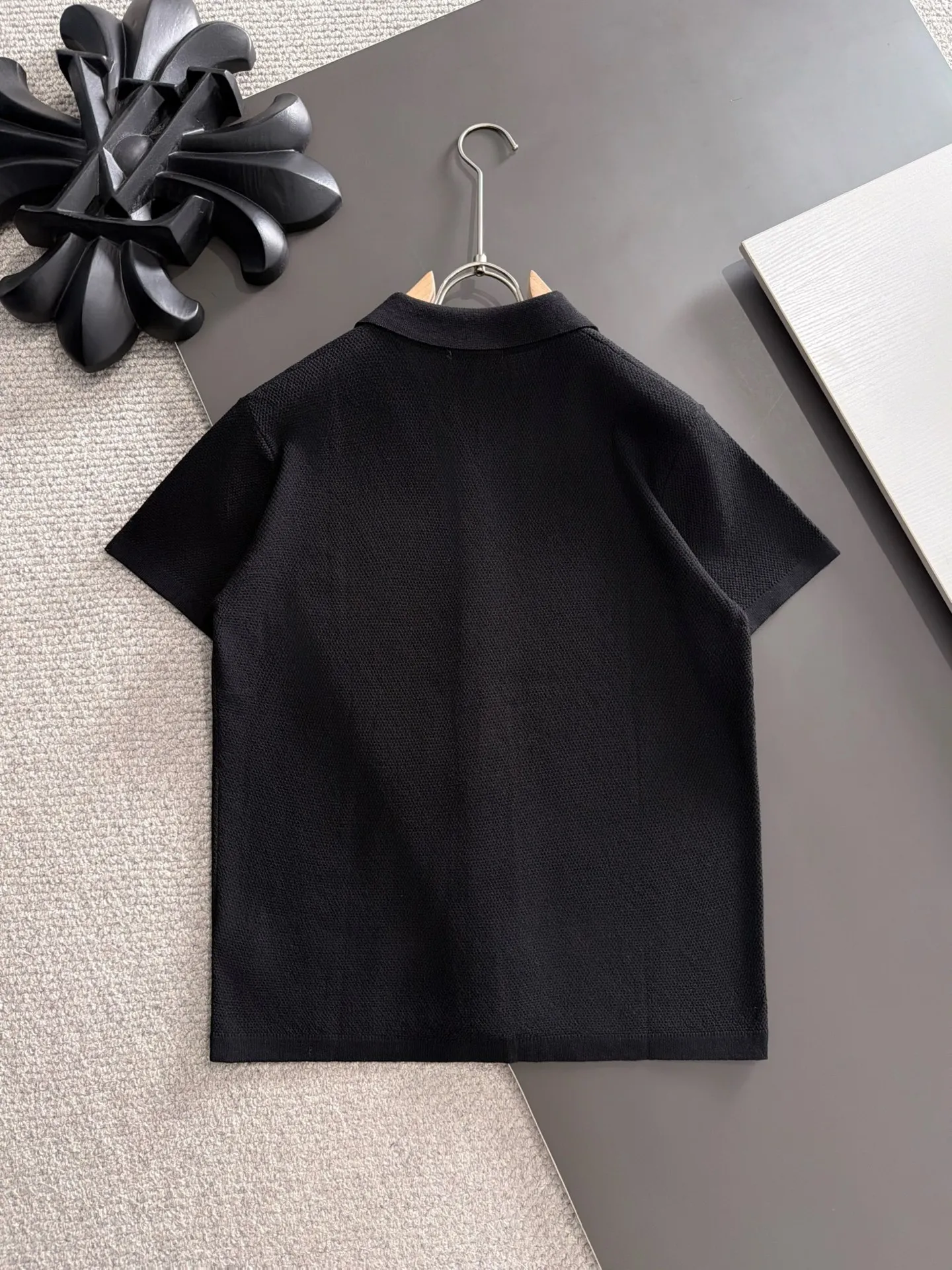 Next day shipment BC high quality-Brunello Cucineli 26ss New Arrival men's short-sleeved T-shirt. Like LP, it belongs to the same old-money style top brand. New Arrival is a top-notch brand. New Arrival Original men's casual short-sleeved. Made of combed cotton yarn knitted cotton-like fabric. Exclusive Premium custom-controlled raw materials. It feels substantial when weighed. The upper body is also more textured than ordinary T-shirts. Fashionable Versatile Hot Sale, skin-friendly and comfortable to wear, premium boutique, exquisite workmanship from Factory, great upper body, essential item for men, complete with three standards Sizes M-3XL